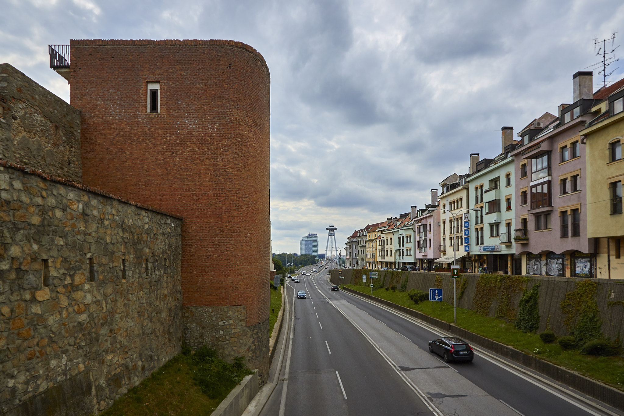 Canon EF-S 10-22mm F3.5-4.5 USM sample photo. Bratislava opevnění photography