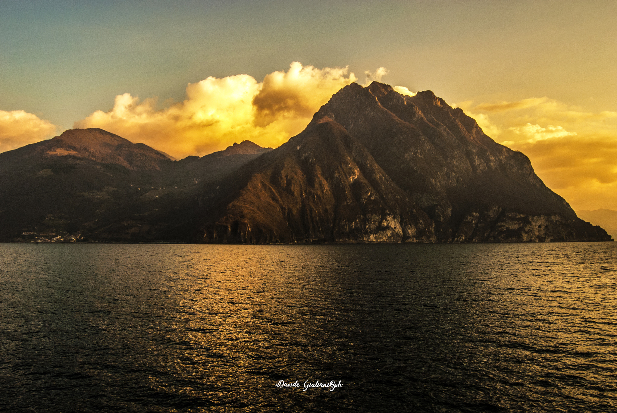Nikon D80 sample photo. Lago di iseo  photography