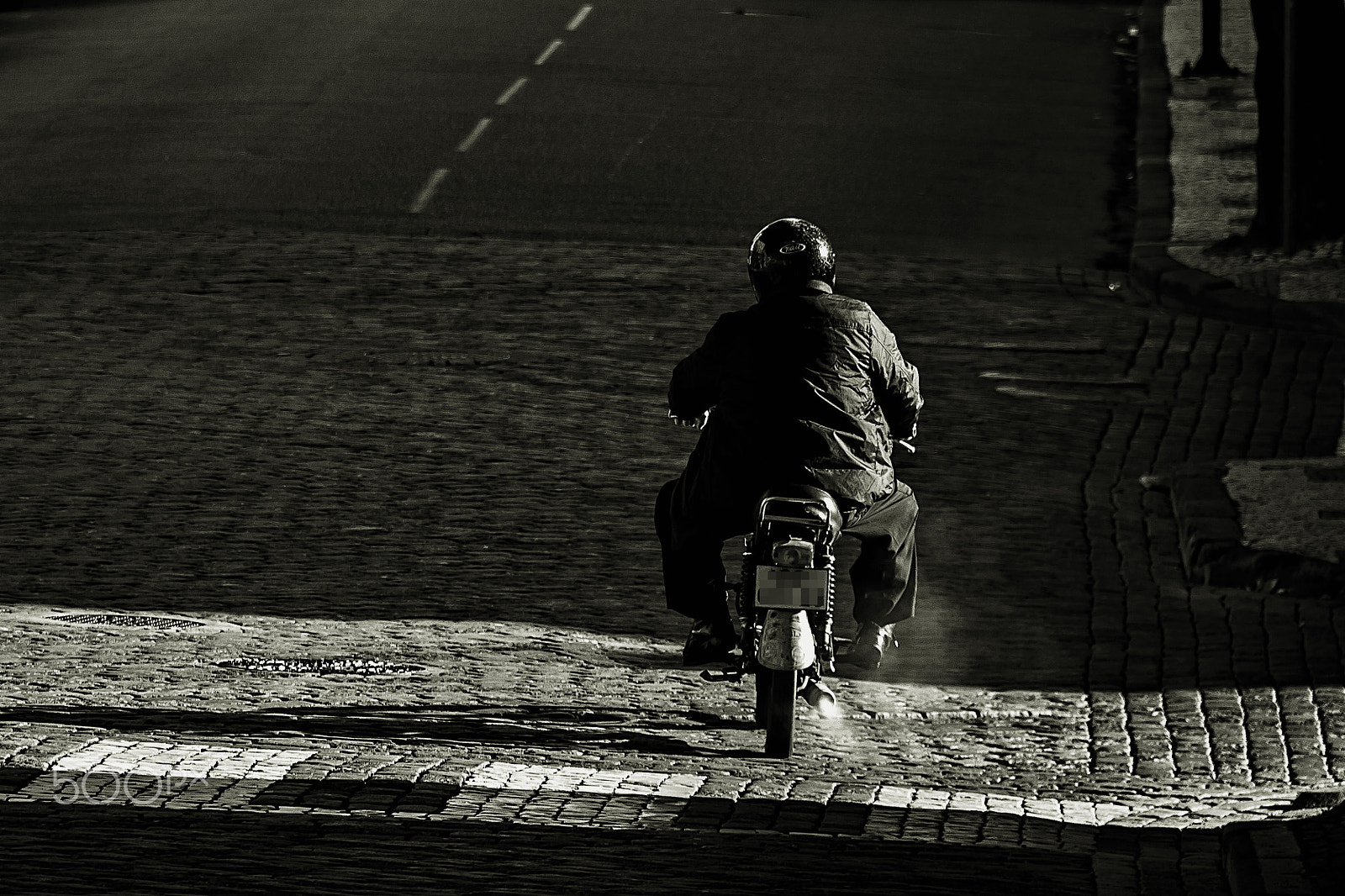 Canon EOS 500D (EOS Rebel T1i / EOS Kiss X3) sample photo. Pipe with wheels! photography