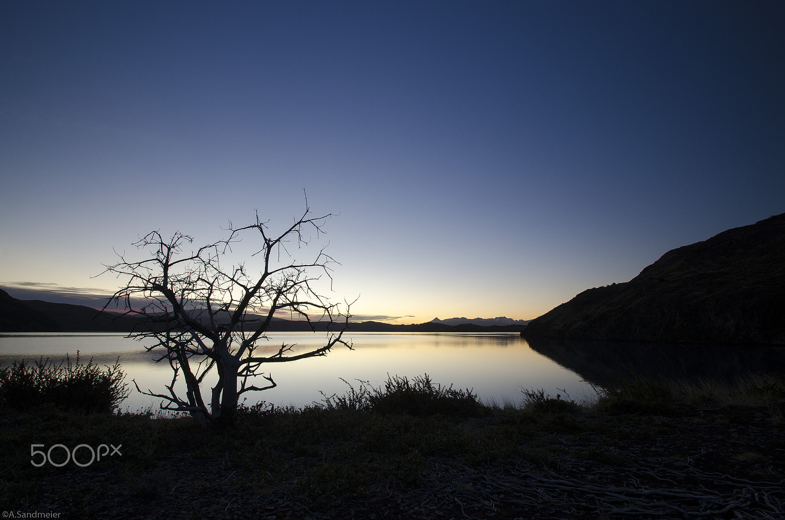 Nikon D7000 sample photo. Sunrise at lago pehoé photography