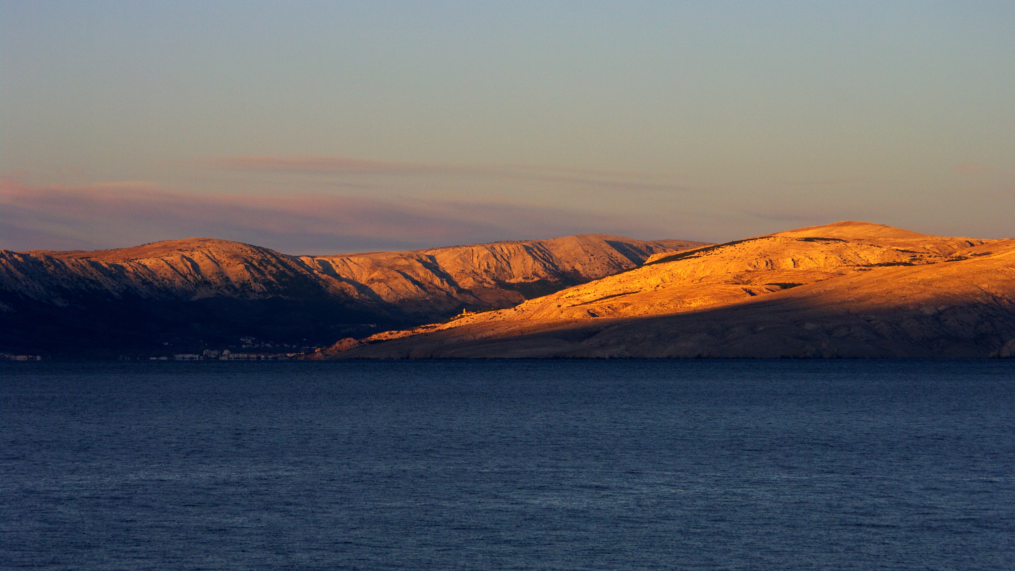 Pentax smc DA 50-200mm F4-5.6 ED WR sample photo. Islands on the morning sun photography