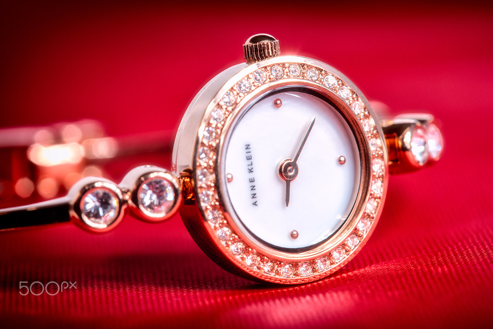 Canon EF 100mm F2.8 Macro USM sample photo. Tiny watch photography