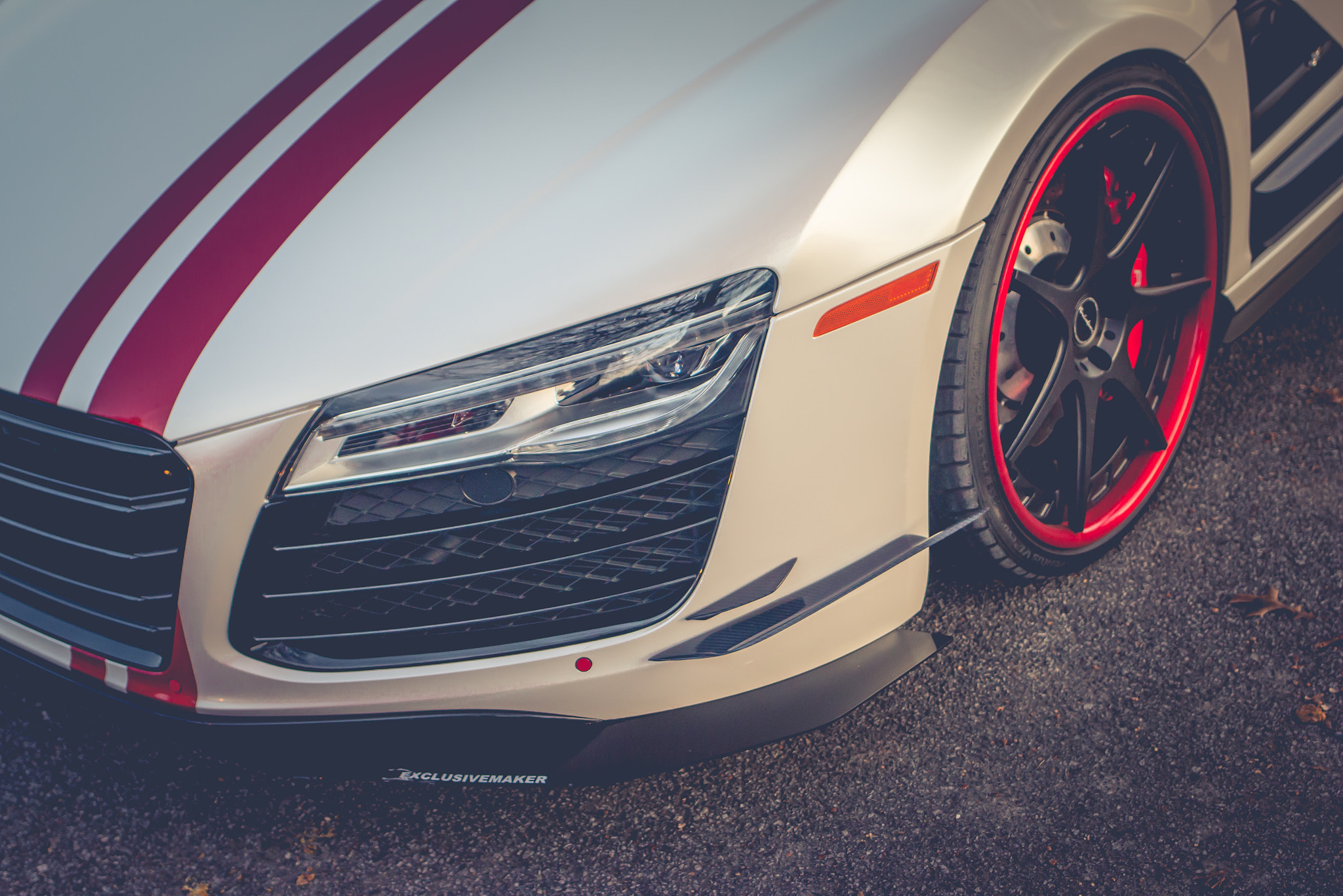 Canon EF 35mm F2 IS USM sample photo. Audi r8 photography