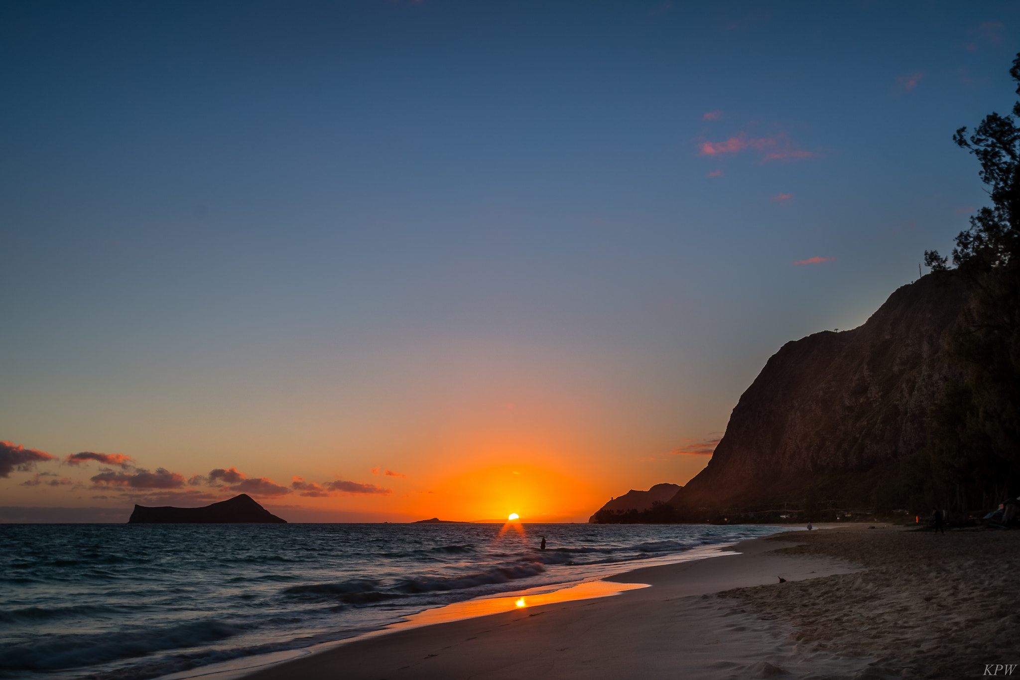 Canon EOS 70D + Canon EF 20mm F2.8 USM sample photo. Sunrise waimanalo photography