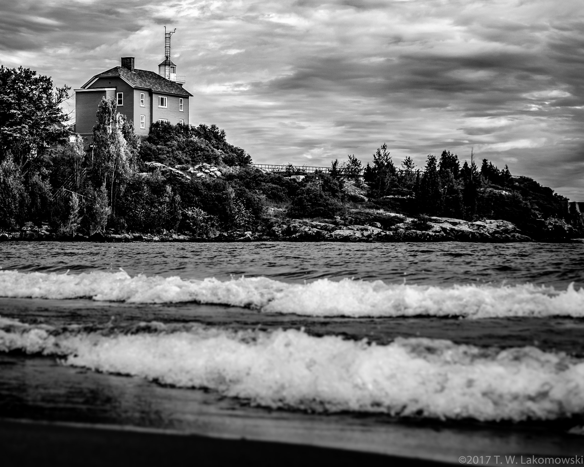 Sony Alpha NEX-C3 + Sony E 18-55mm F3.5-5.6 OSS sample photo. Marquette lighthouse photography