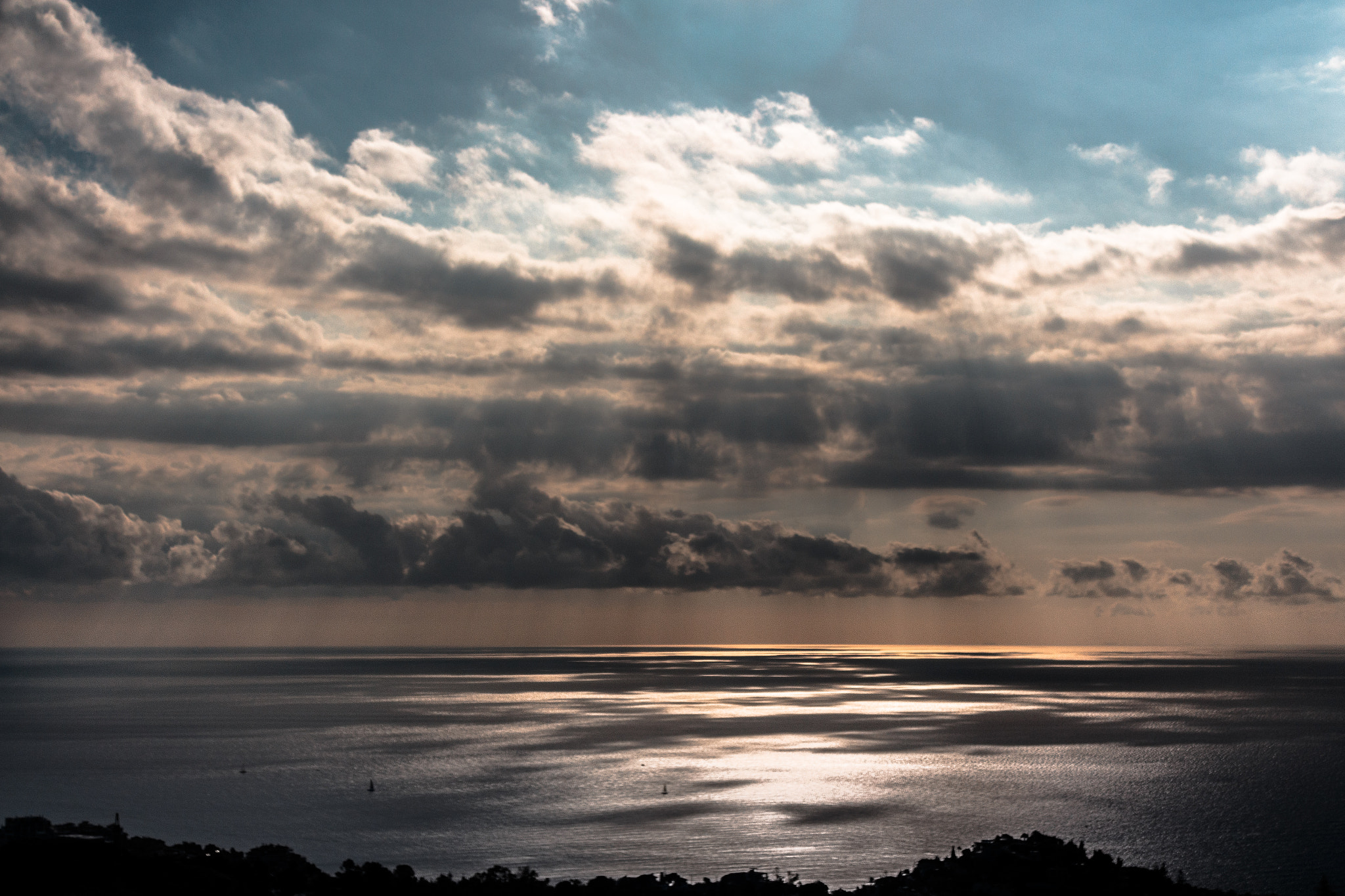 Canon EF-S 18-55mm F3.5-5.6 IS sample photo. Shadows of clouds photography