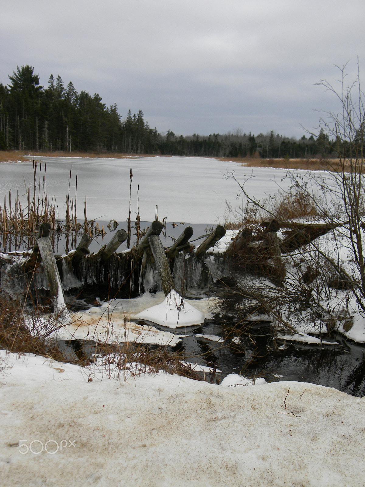 Nikon COOLPIX L105 sample photo. Water dam in winter photography