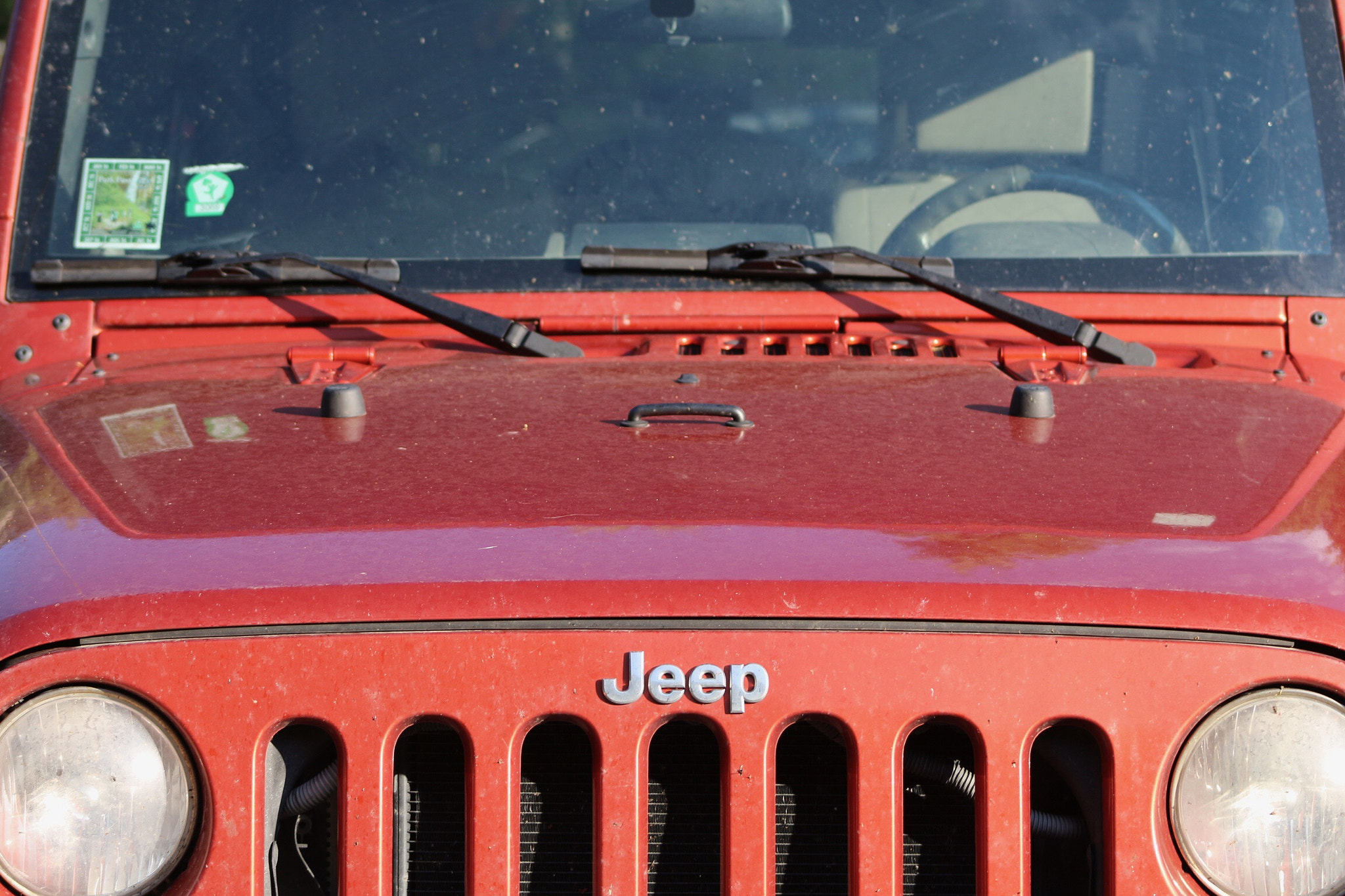 Canon EOS 100D (EOS Rebel SL1 / EOS Kiss X7) + EF75-300mm f/4-5.6 sample photo. Jeep photography