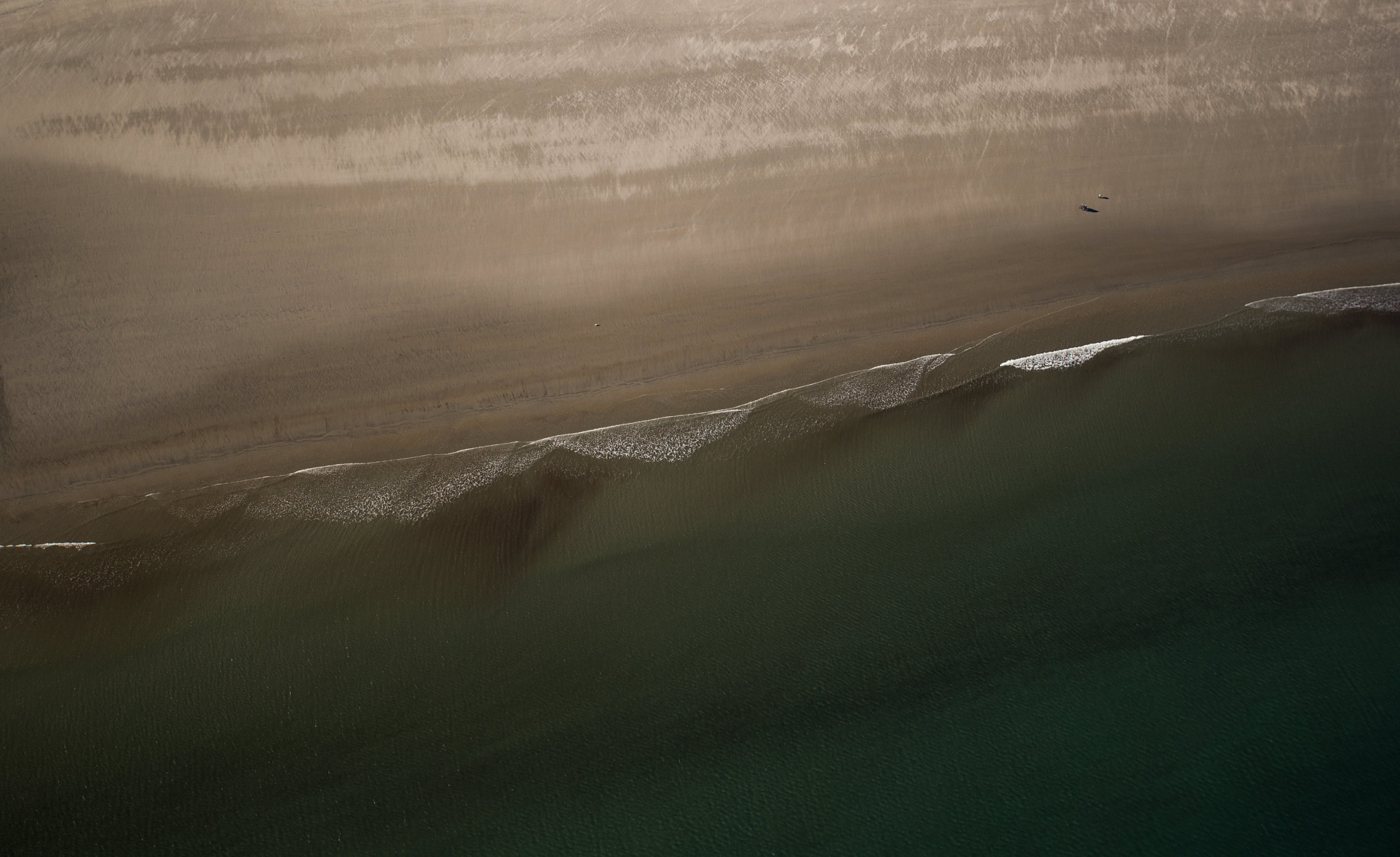 Canon EF 17-40mm F4L USM sample photo. Beach line 2 photography