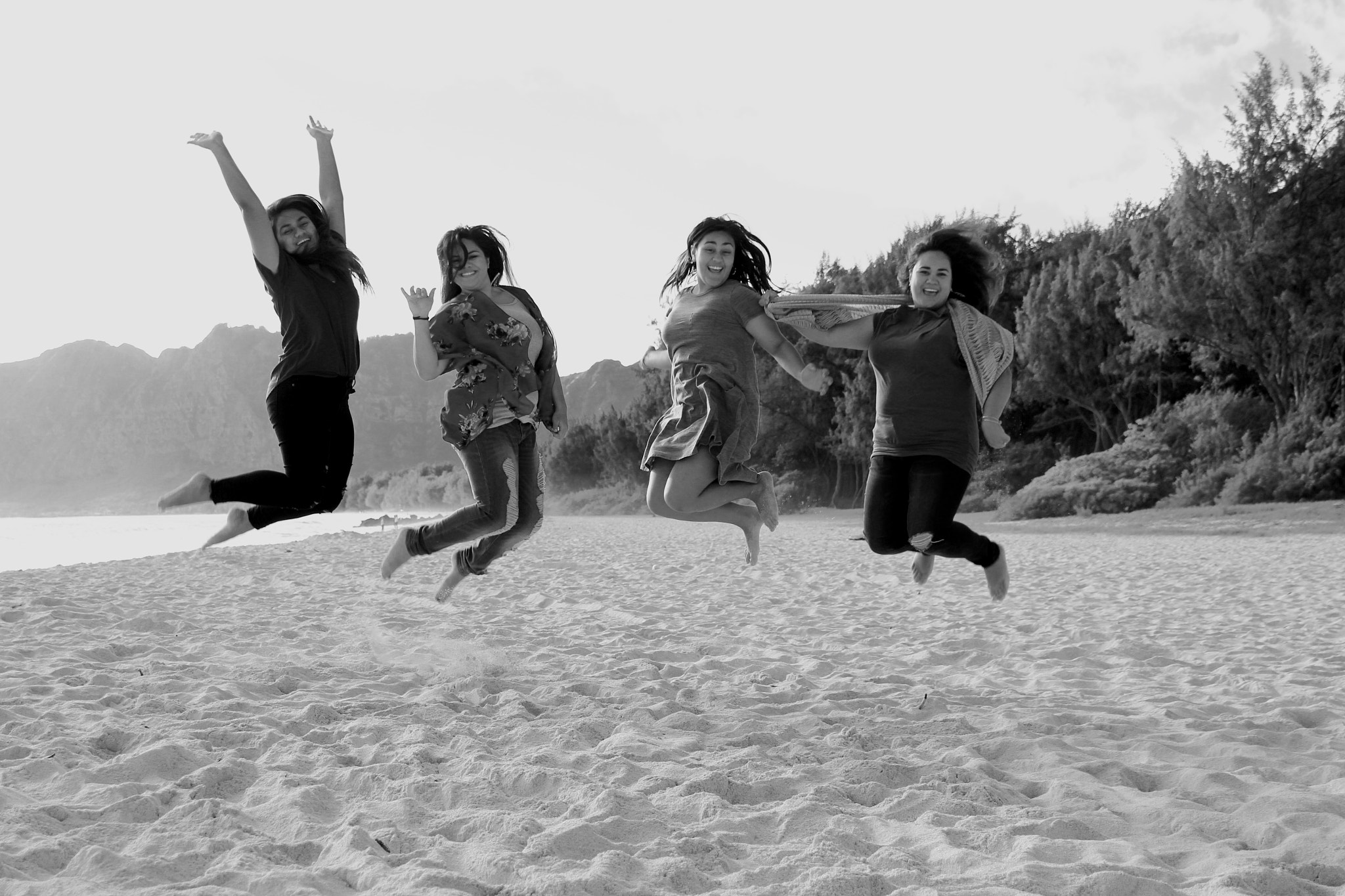 Canon EOS 700D (EOS Rebel T5i / EOS Kiss X7i) + Tamron 18-270mm F3.5-6.3 Di II VC PZD sample photo. Jumping for joy photography