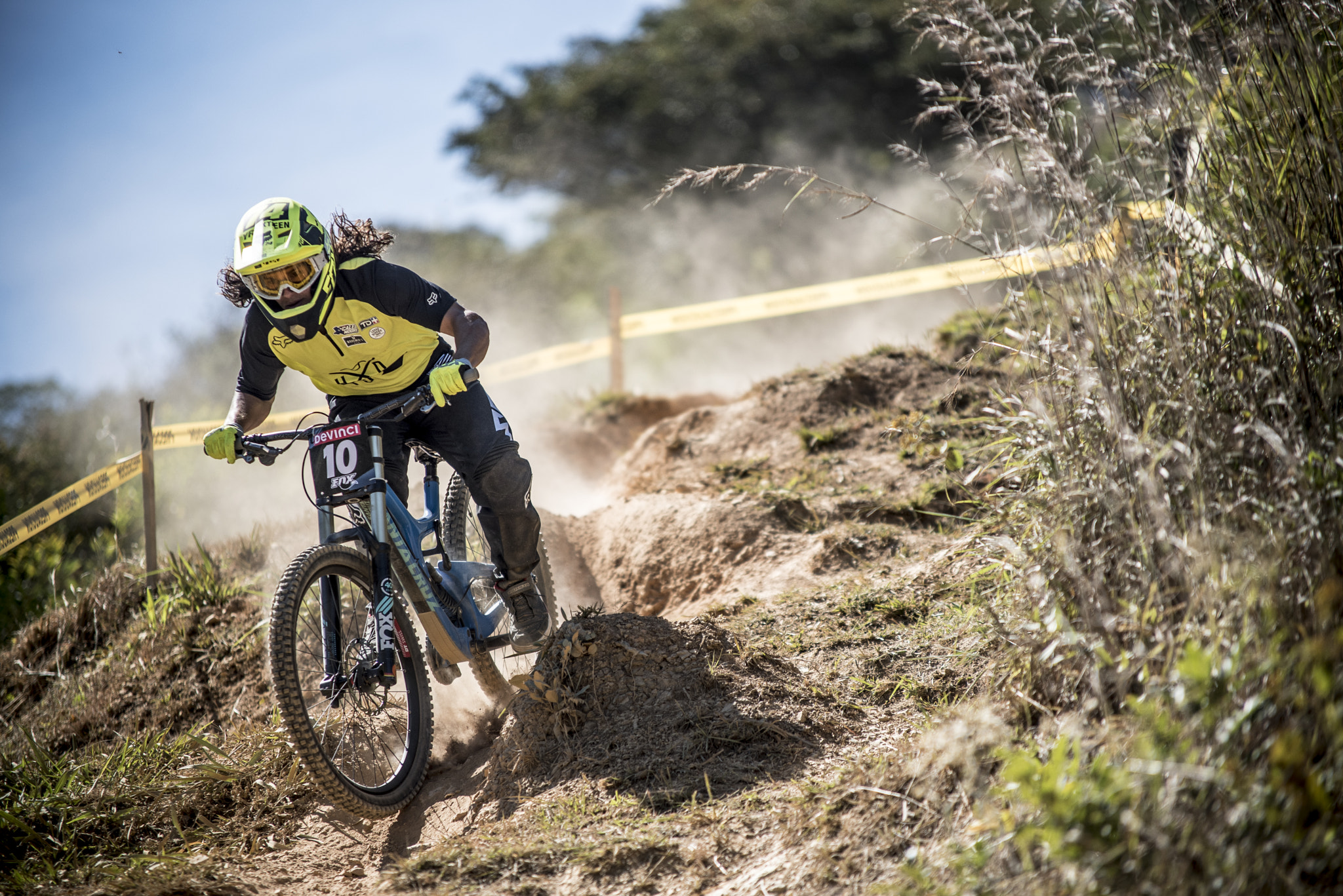 Sigma 70-200mm F2.8 EX DG Macro HSM II sample photo. Downhill race photography