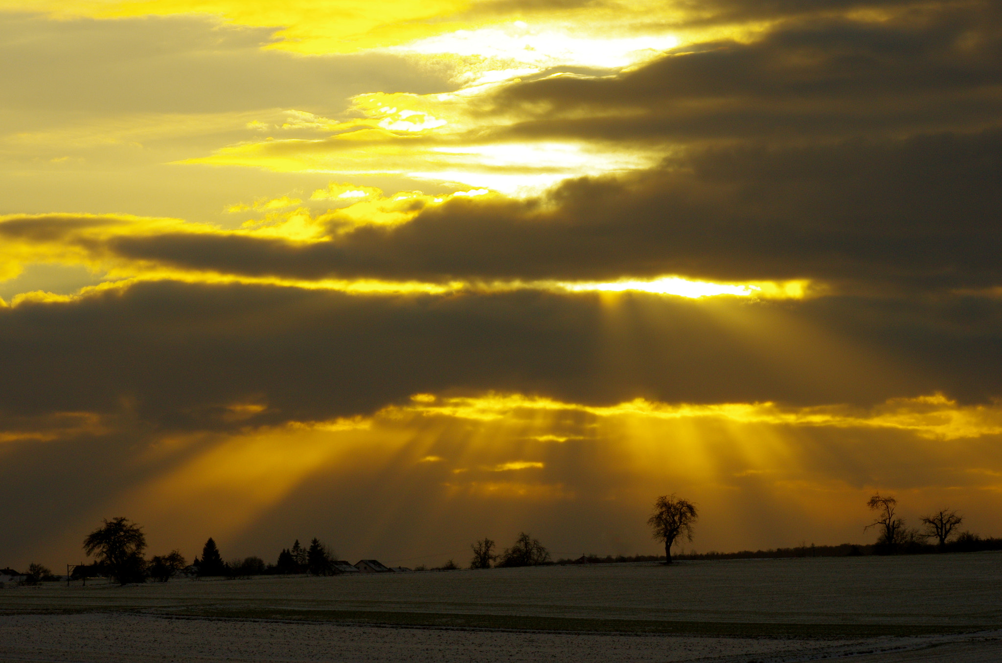 HD Pentax DA 55-300mm F4.0-5.8 ED WR sample photo. Last sun rays photography