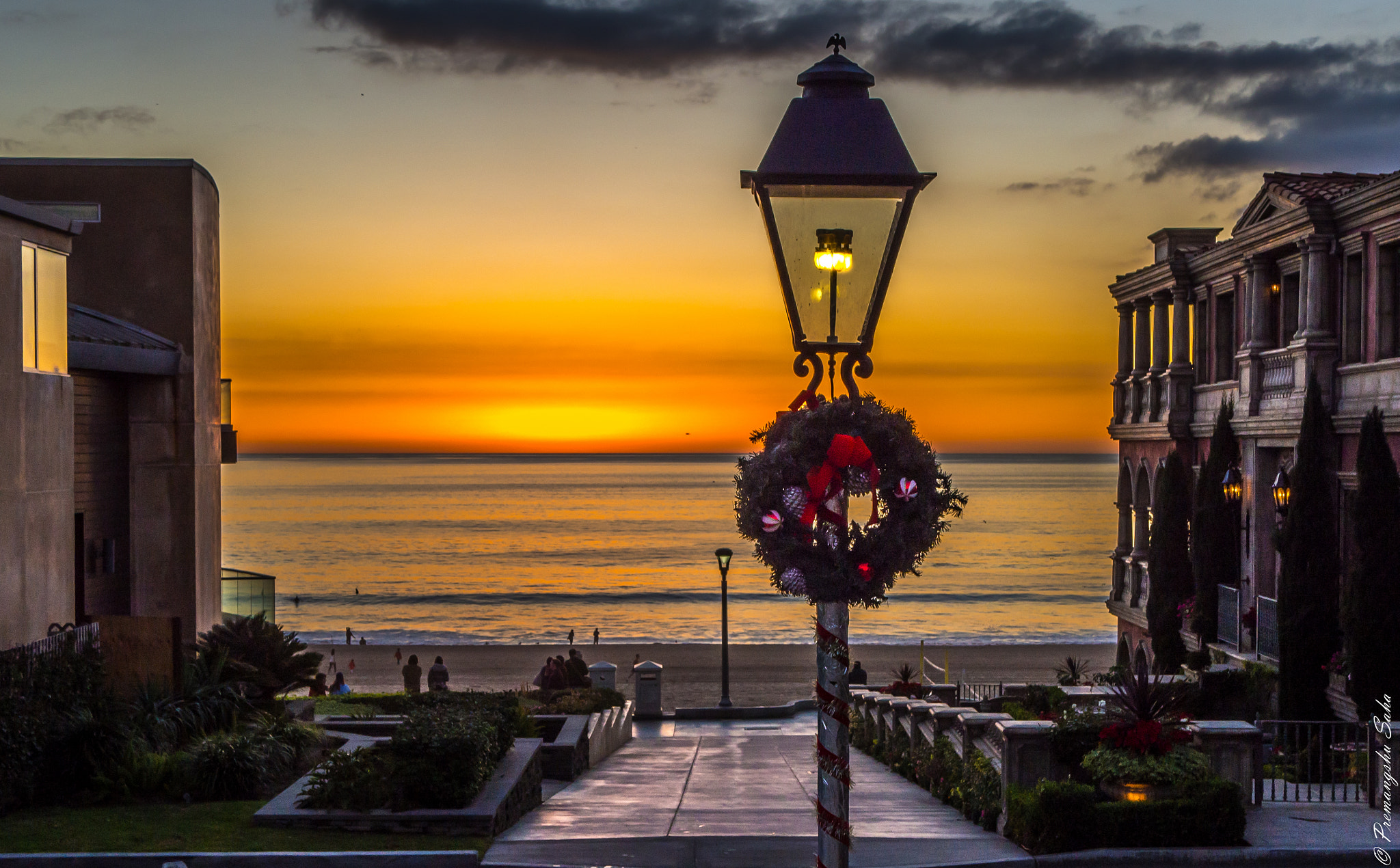 Olympus OM-D E-M10 + LUMIX G 25/F1.7 sample photo. Sunset colors photography