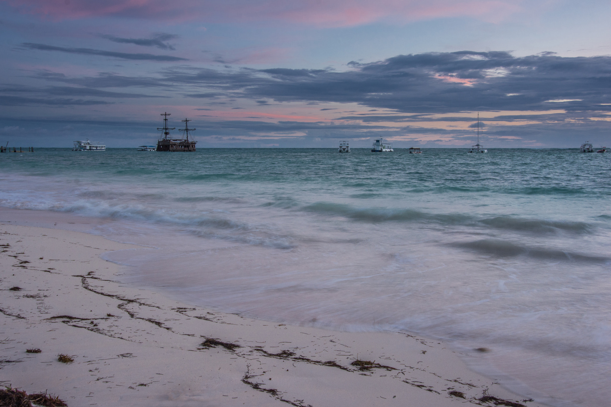 Nikon AF Nikkor 24-85mm F2.8-4D IF sample photo. At dawn photography