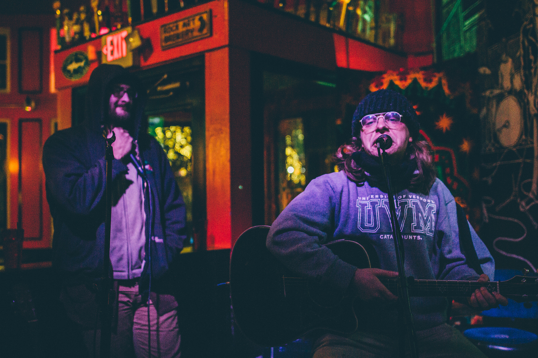 Sigma 24mm F1.4 DG HSM Art sample photo. Alex at open mic photography