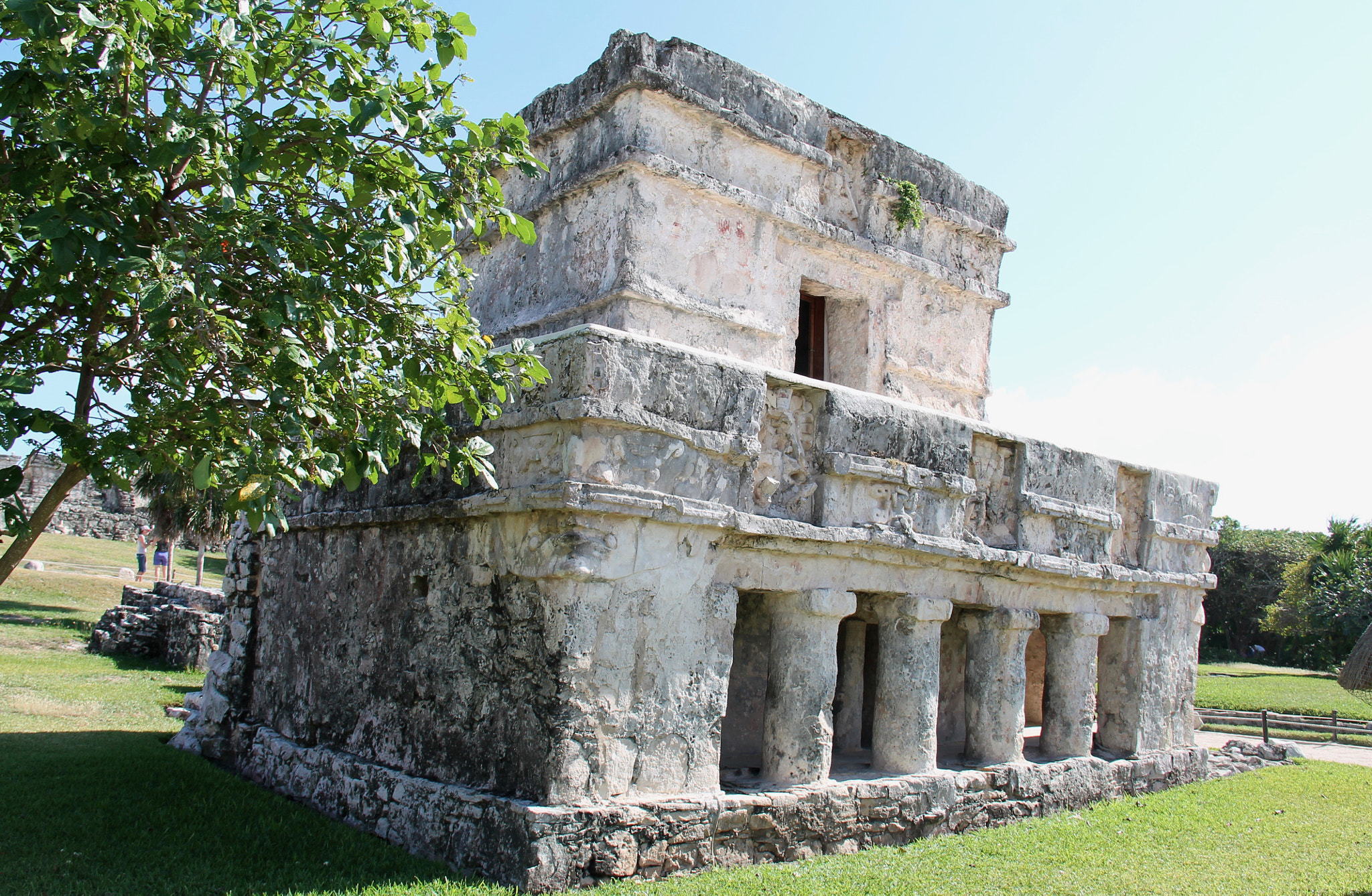 Canon EF-S 18-200mm F3.5-5.6 IS sample photo. Tulum. house photography