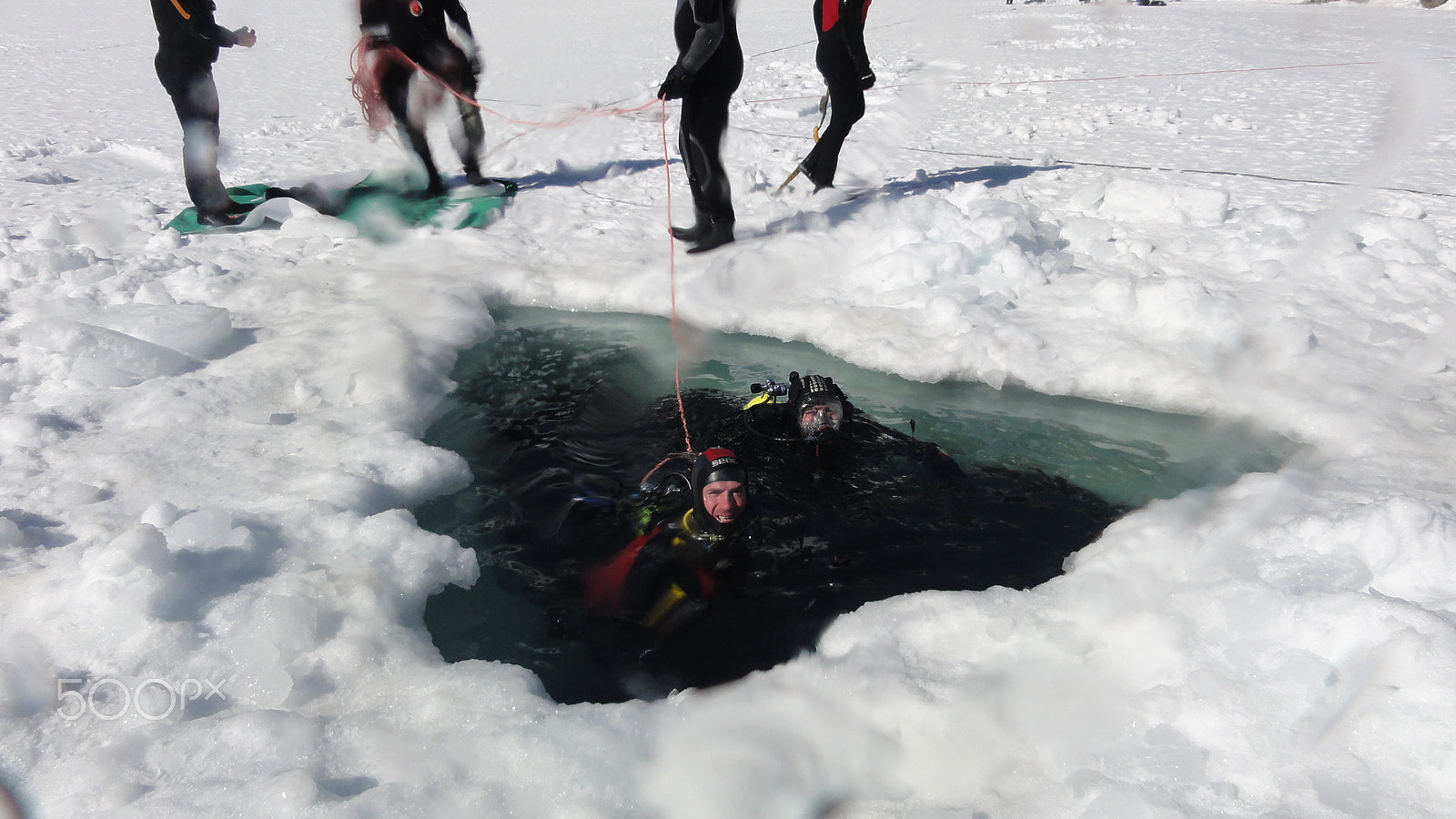 Sony DSC-HX5V sample photo. Dive on ice photography