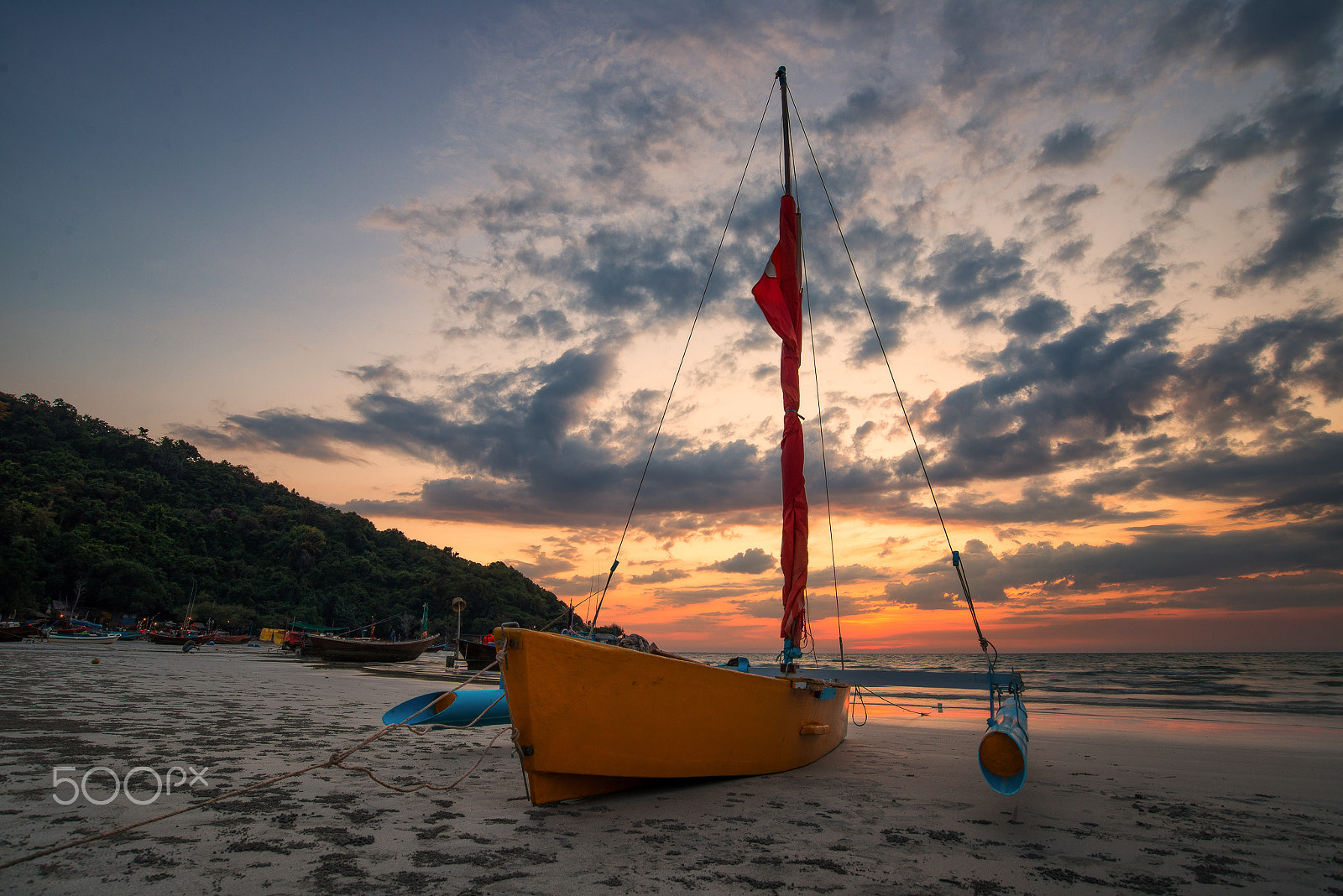 Nikon AF-S Nikkor 18-35mm F3.5-4.5G ED sample photo. The sailboat in the sea photography