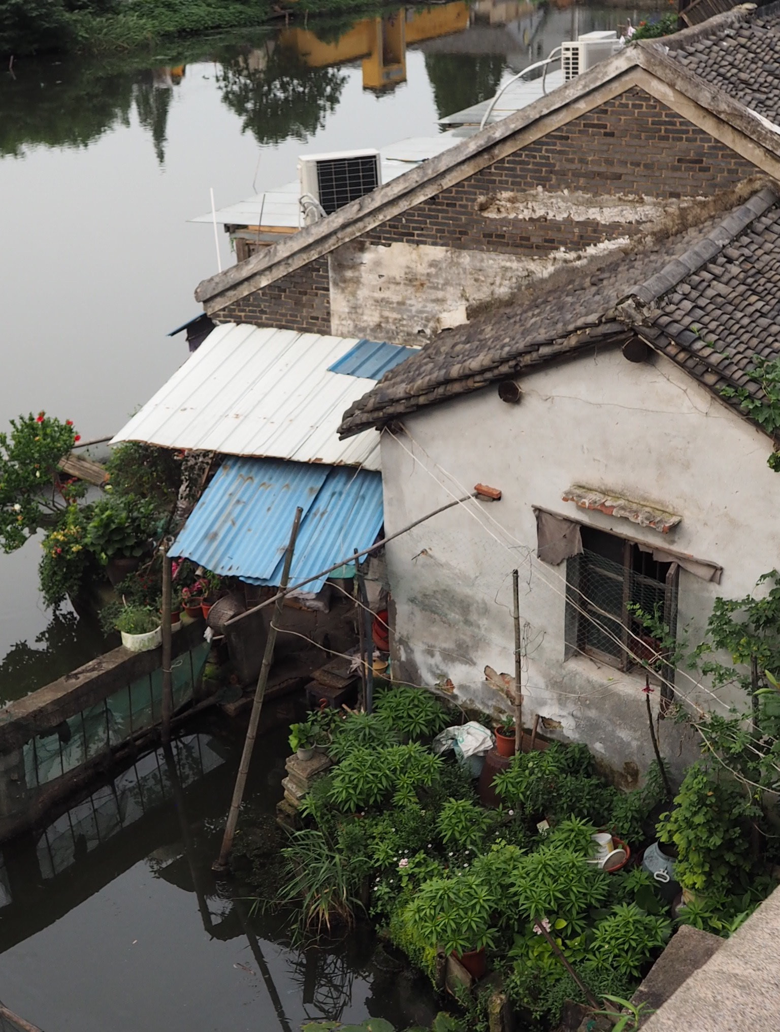 OLYMPUS M.12mm F2.0 sample photo. Canal china photography