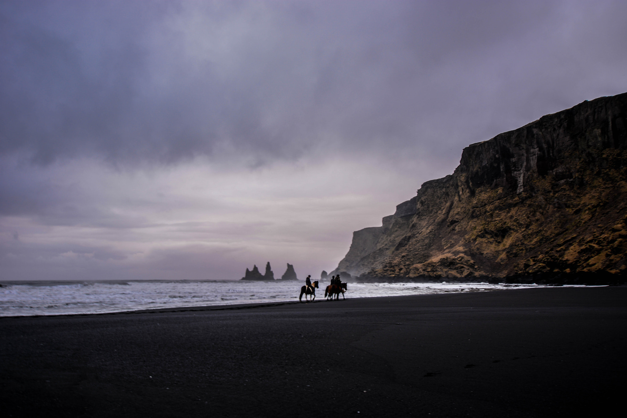Nikon D5200 + Sigma 10-20mm F3.5 EX DC HSM sample photo. Early morning in vík í mýrdal, iceland photography