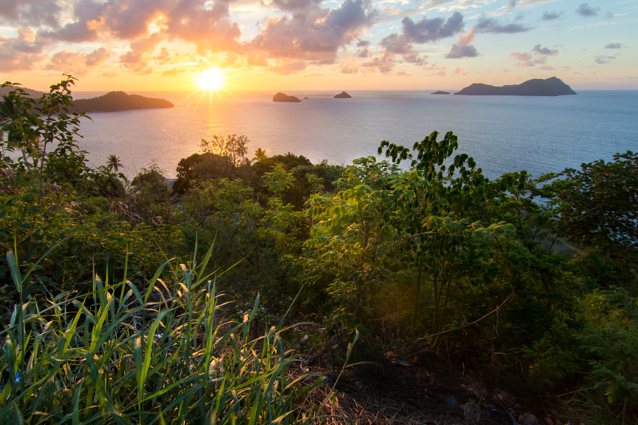 Canon EOS 700D (EOS Rebel T5i / EOS Kiss X7i) sample photo. Sun is coming down on choizil islands photography
