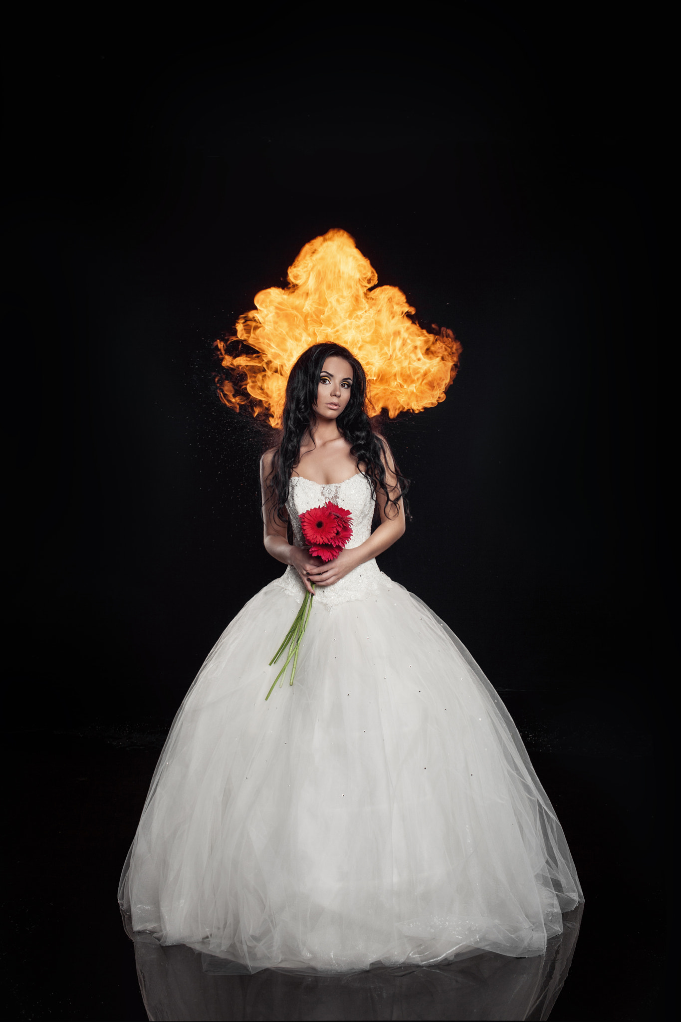 Canon EOS 5D Mark II + ZEISS Distagon T* 35mm F2 sample photo. Bride and fire photography