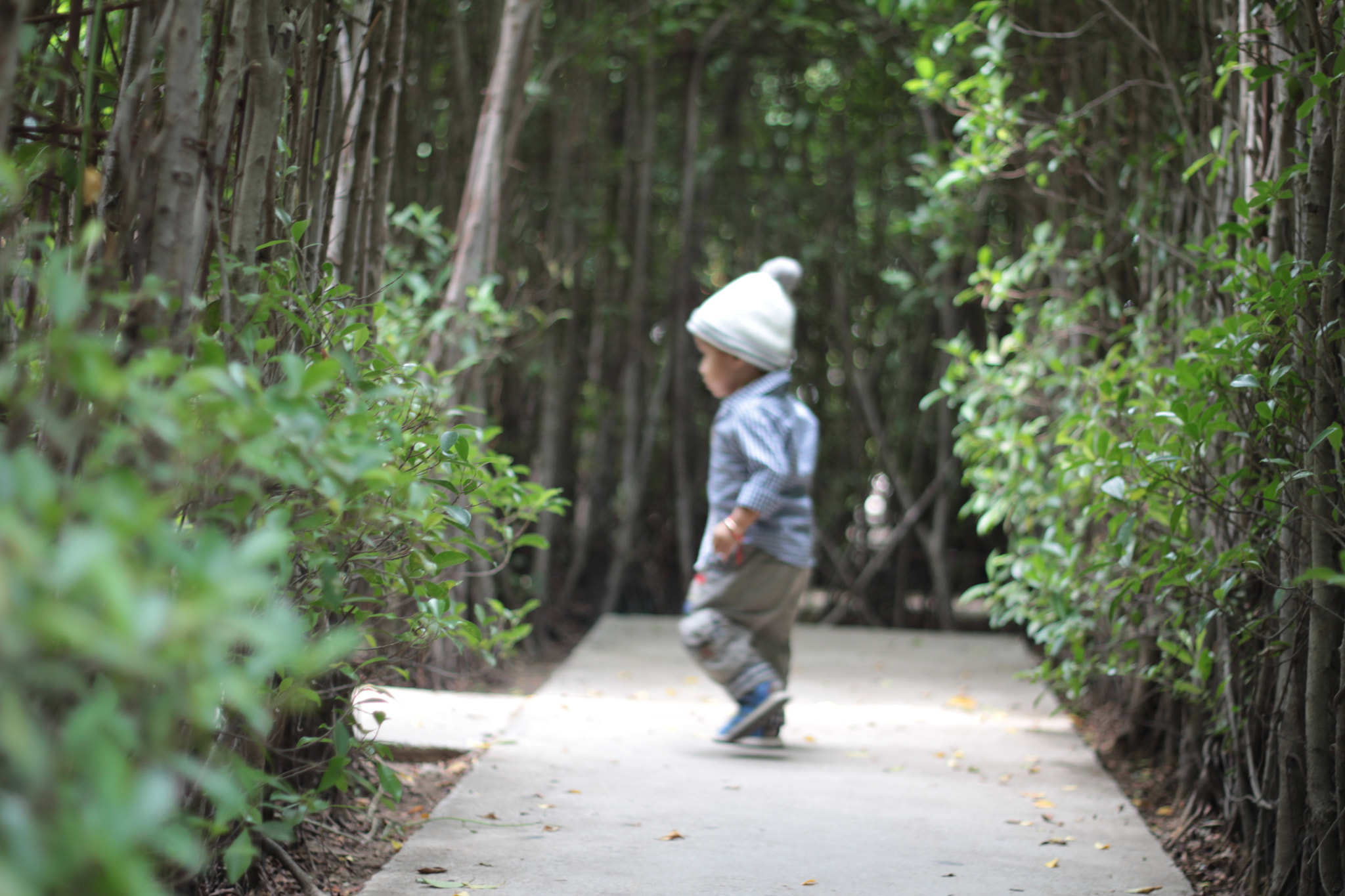 Canon EOS 60D + Canon EF 50mm f/1.8 sample photo. Kids photography