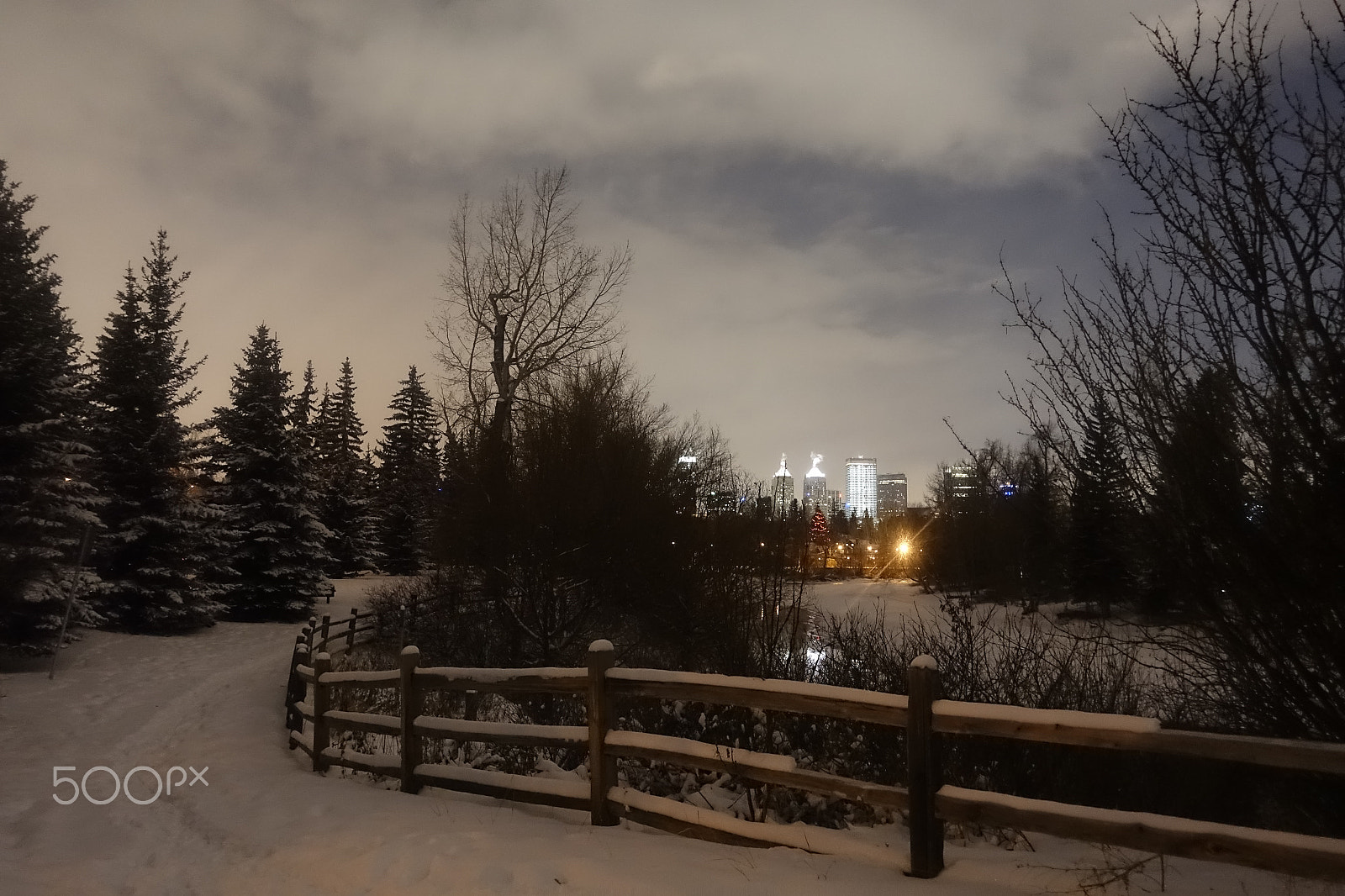 Minolta AF 28-85mm F3.5-4.5 New sample photo. Canadian city photography