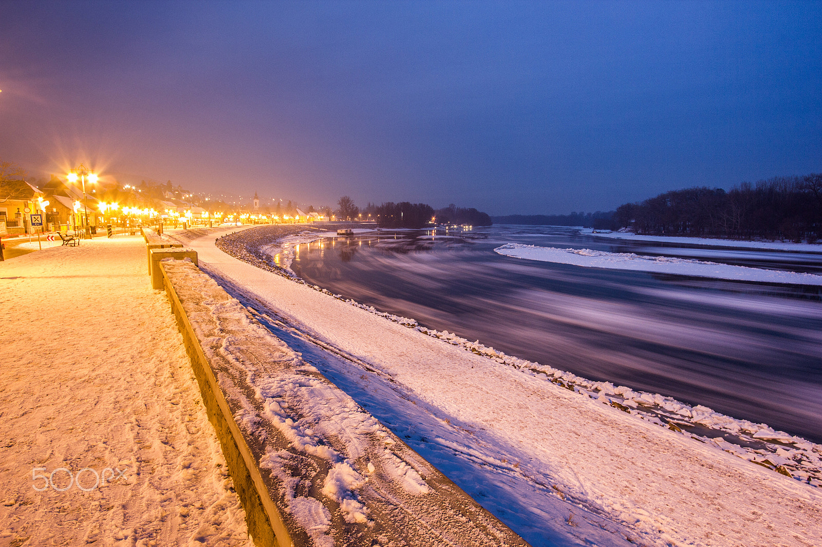 Canon EF-S 10-22mm F3.5-4.5 USM sample photo. Ice photography