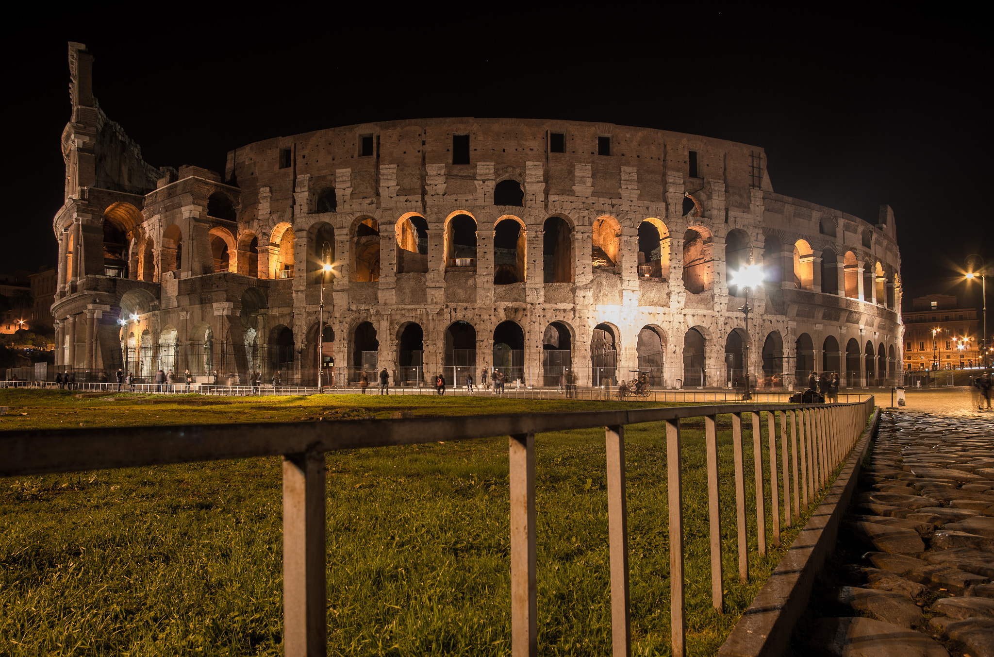 Sony a99 II + Minolta AF 28-85mm F3.5-4.5 New sample photo. Colloseum in rome at night in december photography