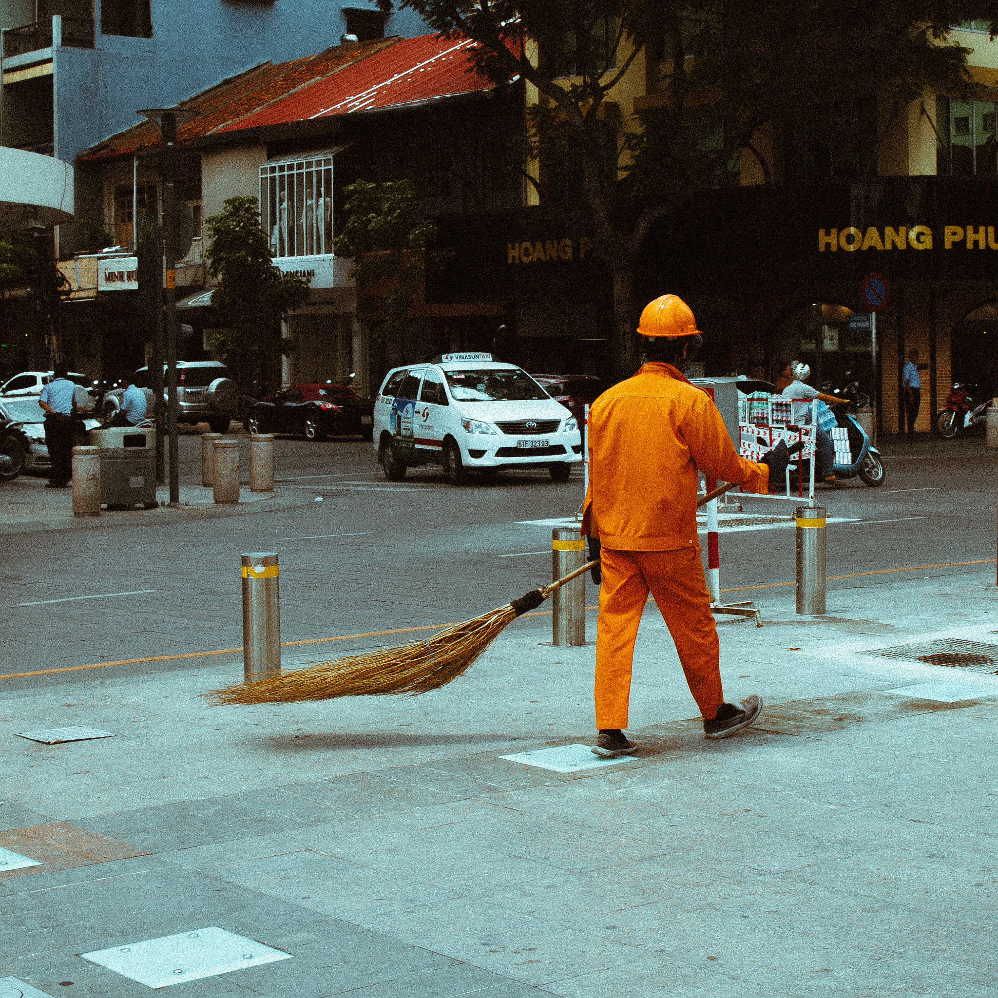 Canon EOS 7D + Canon EF 24mm F1.4L II USM sample photo. Vietnam photography