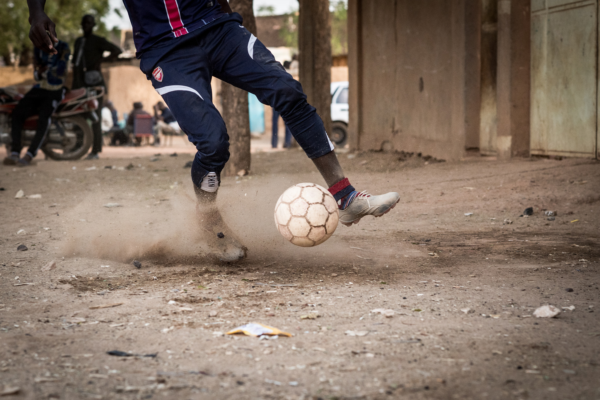 Nikon D5 sample photo. Wild soccer (serie) photography