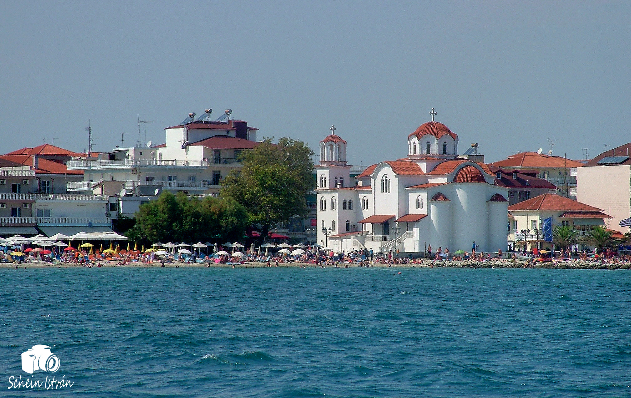 Fujifilm FinePix S20Pro sample photo. The beach in paralia photography