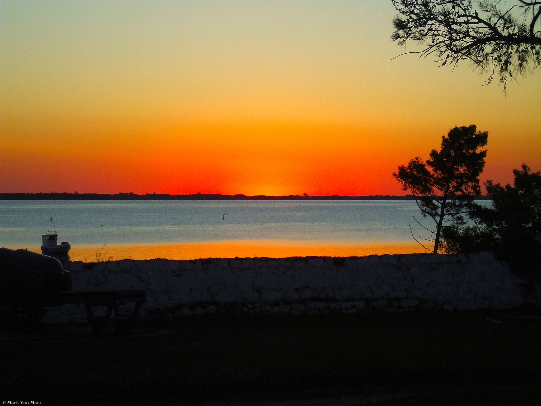 Fujifilm FinePix A800 sample photo. Sunset from the defense wall. photography