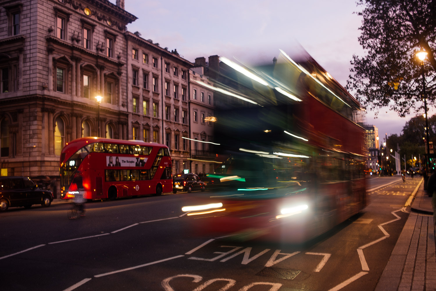 Nikon D600 + Nikon AF Nikkor 35mm F2D sample photo. London bus photography