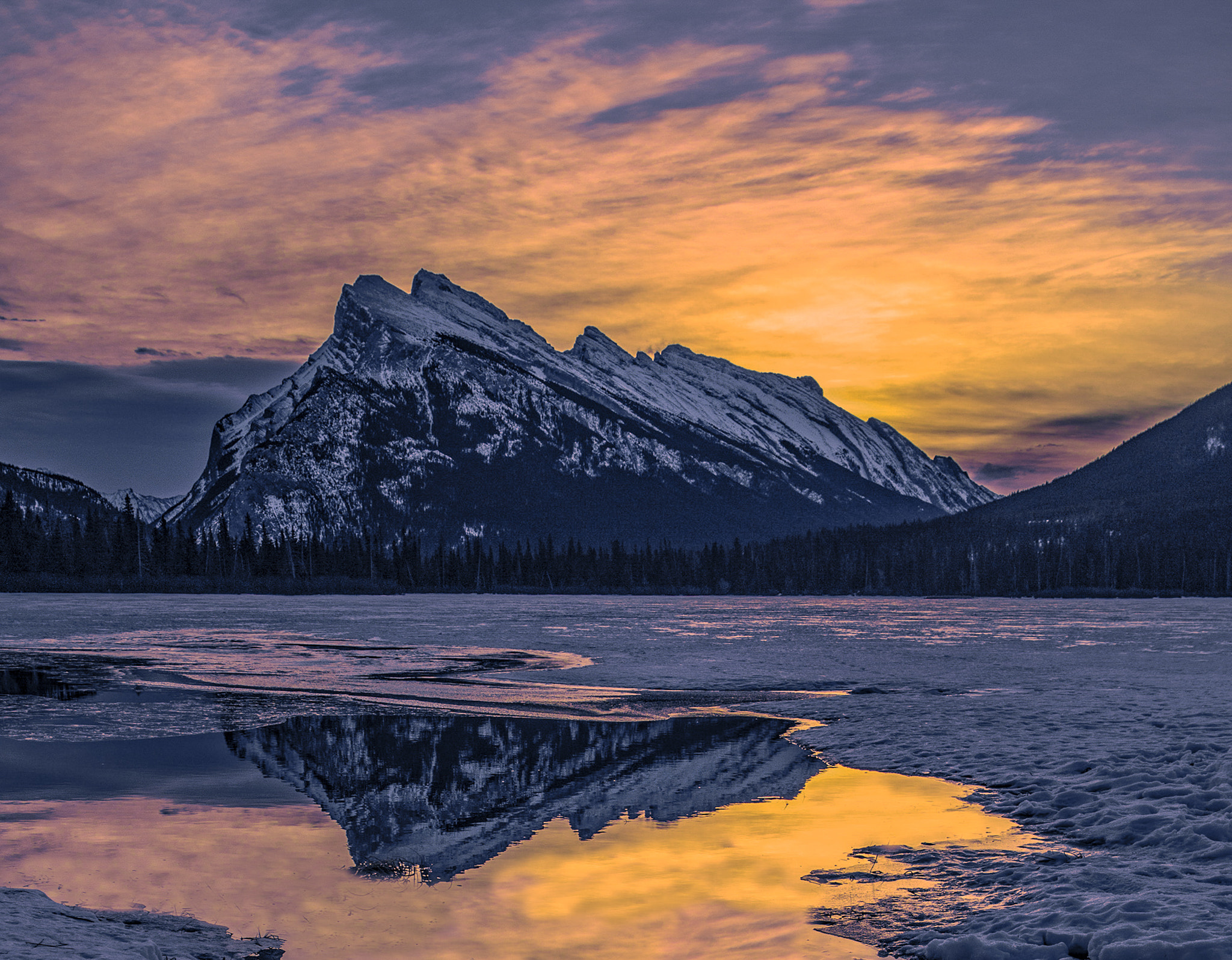 Canon EOS 5DS R + Canon EF 24-70mm F2.8L USM sample photo. Vermillion lakes winter sunrise photography
