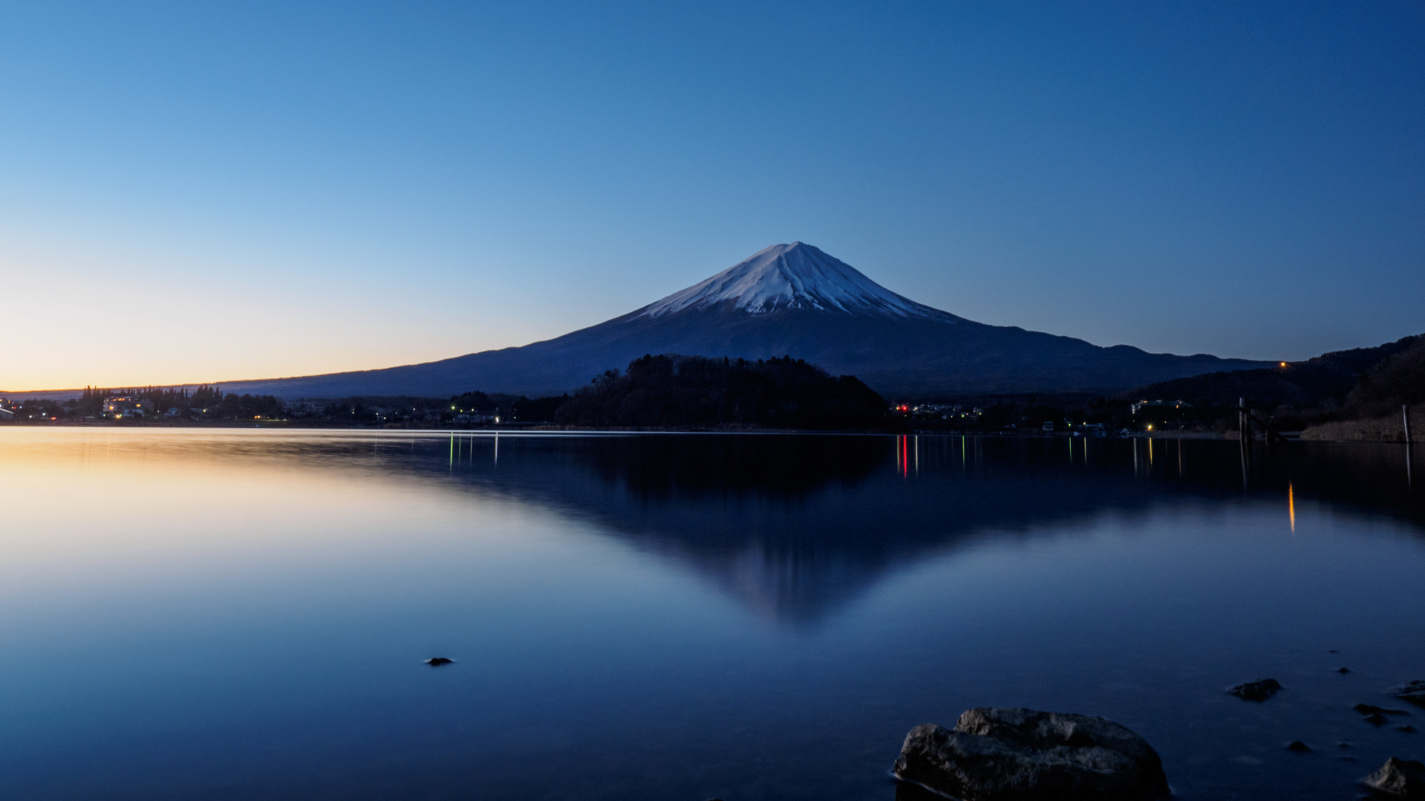 Olympus M.Zuiko Digital ED 7-14mm F2.8 PRO sample photo. Blue hour photography