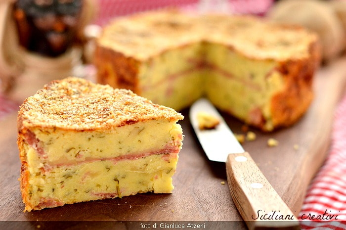 Nikon D3200 + Nikon AF-S Nikkor 50mm F1.4G sample photo. Potatoes gateau photography