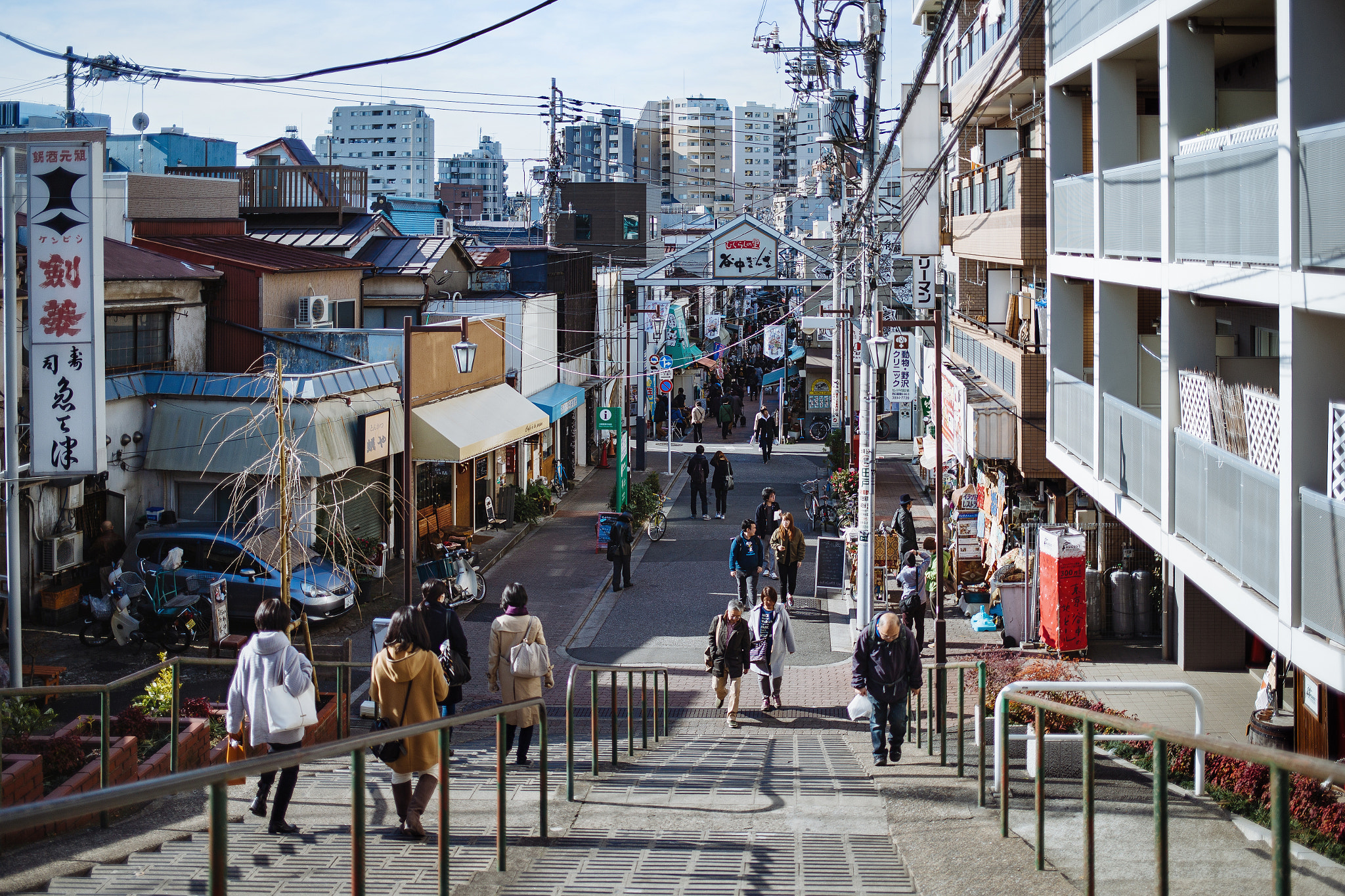 Canon EF 35mm F2 IS USM sample photo. 谷中銀座 photography