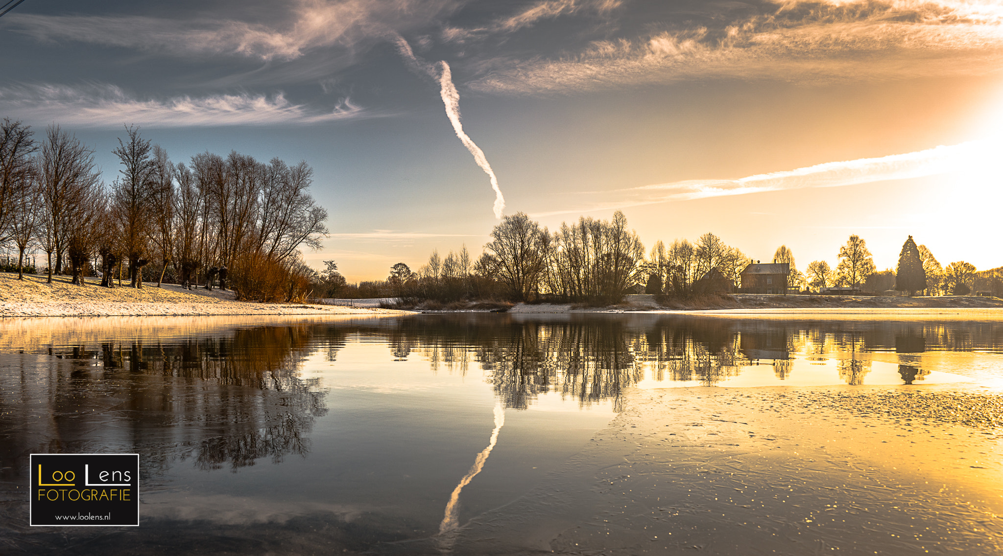 Samsung NX1 sample photo. Lightning or clouds? ;-) photography