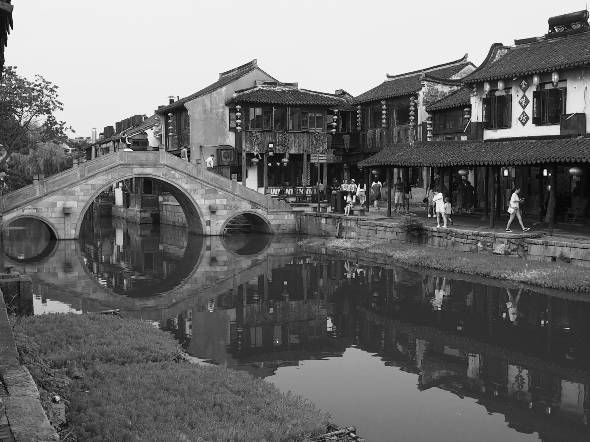 Olympus OM-D E-M10 + OLYMPUS M.12mm F2.0 sample photo. Xitang bridge  - one of many - china photography