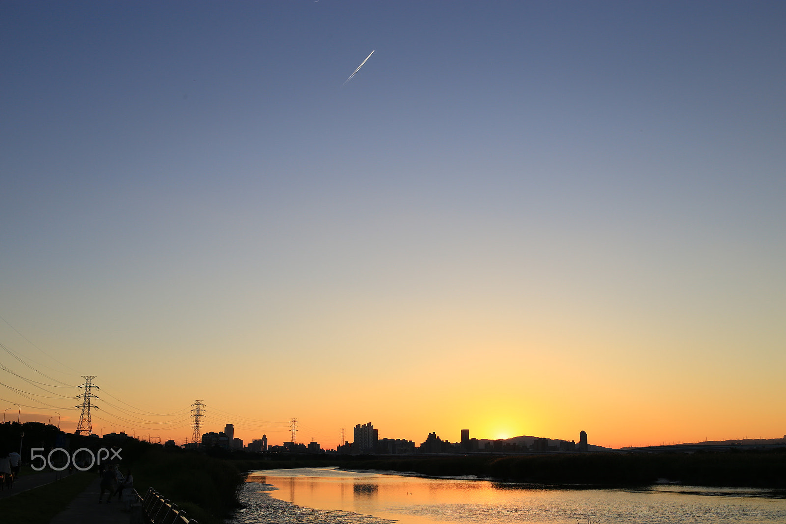 Canon EOS 6D + Canon EF 35mm F2 sample photo. Sunset photography
