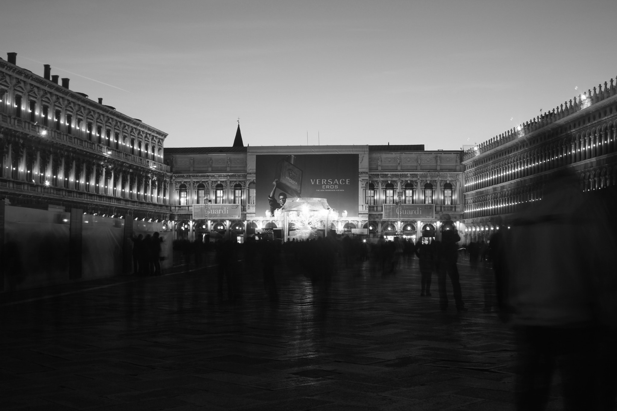 Canon EOS 550D (EOS Rebel T2i / EOS Kiss X4) sample photo. Ghosts in venice photography