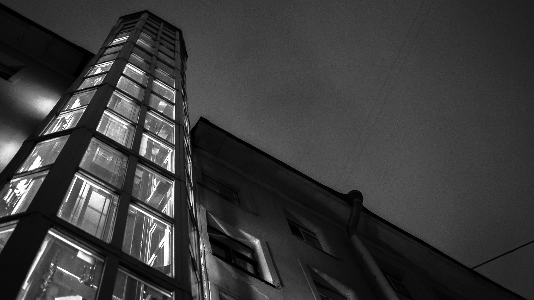 Canon EF 35mm F2 IS USM sample photo. Elevator photography