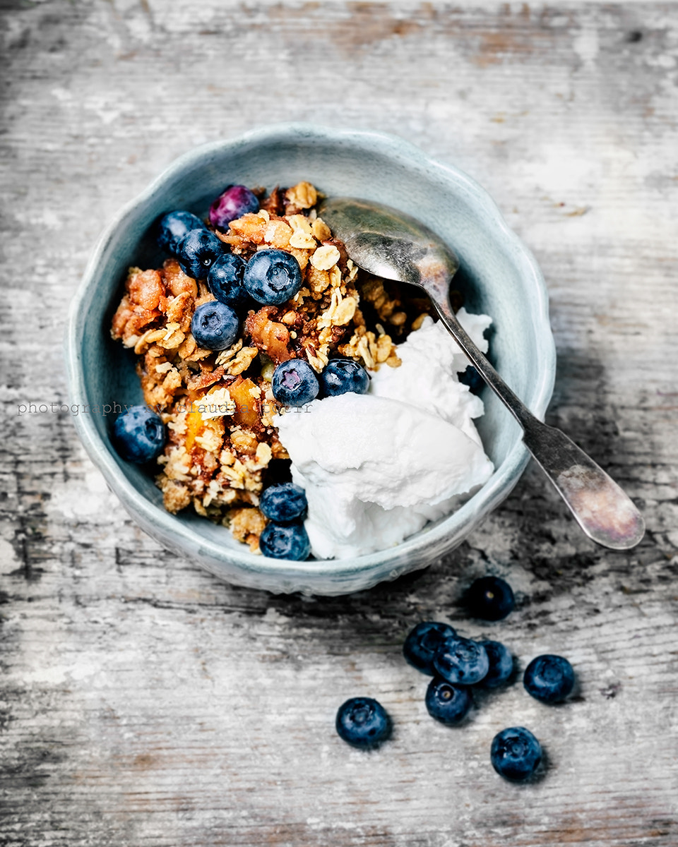 Sony a7R sample photo. Apple-blueberry crumble with ice cream photography