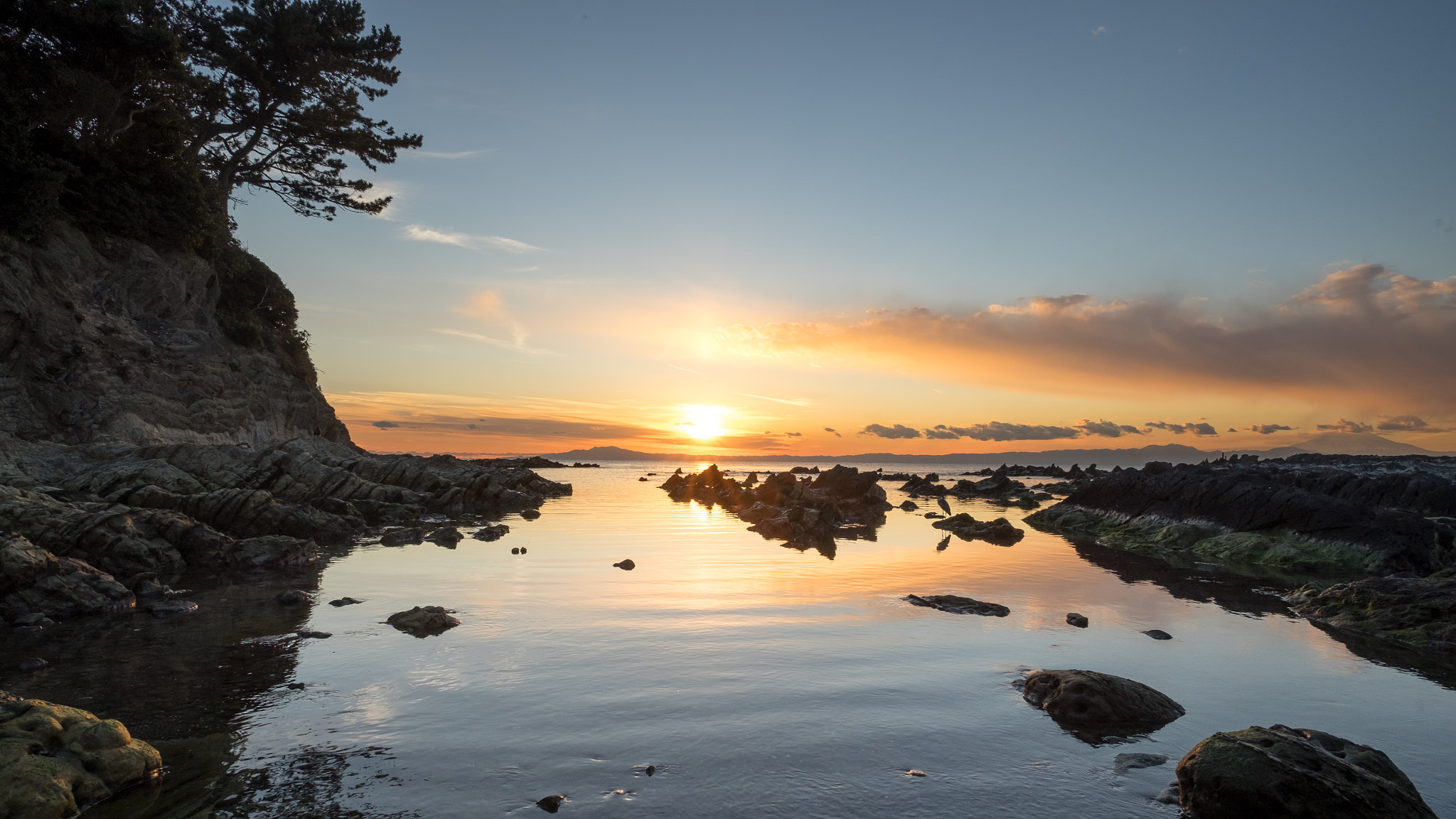 ZEISS Touit 12mm F2.8 sample photo. Twilight coast photography