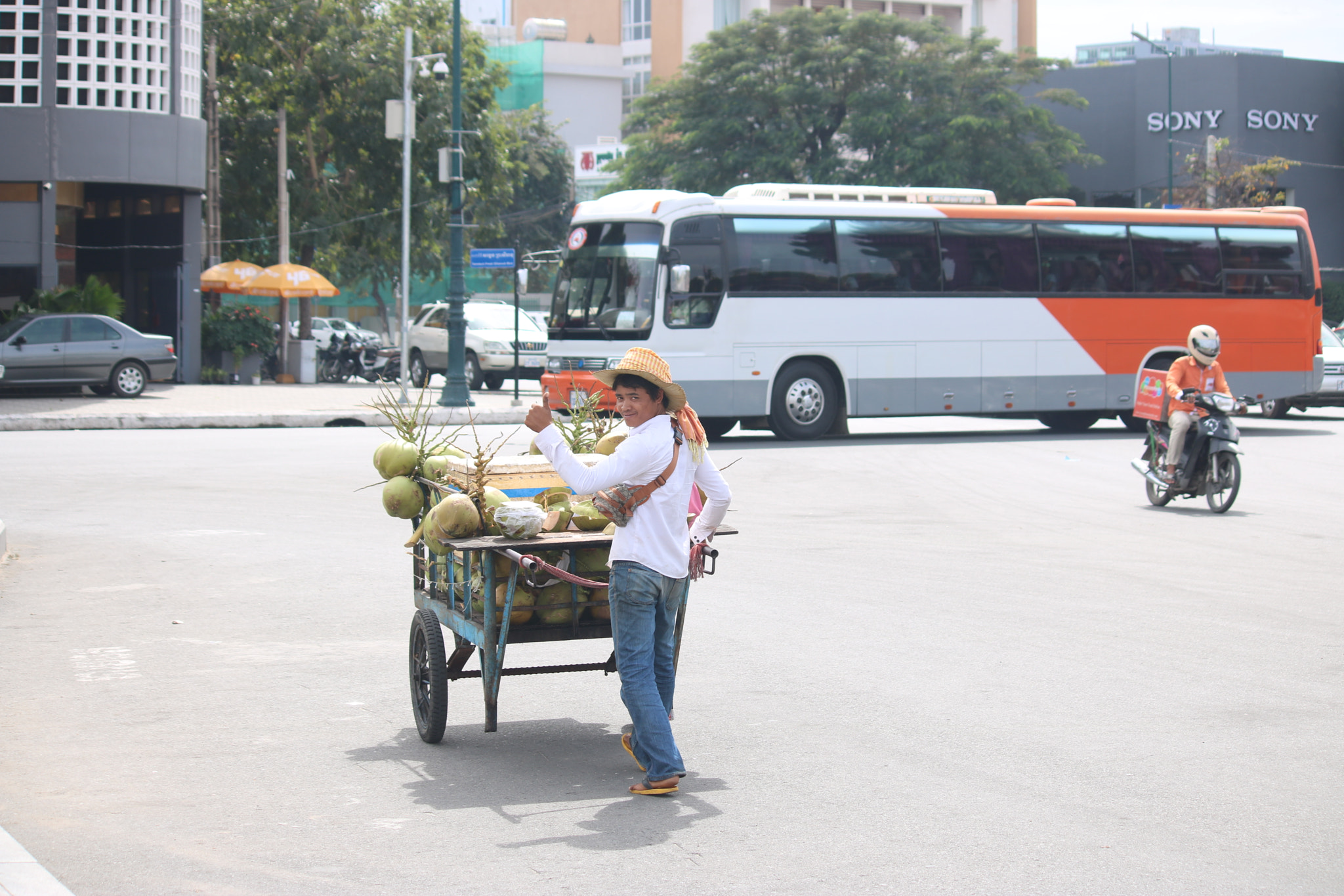 Canon EF-S 55-250mm F4-5.6 IS sample photo. #phnompenh photography