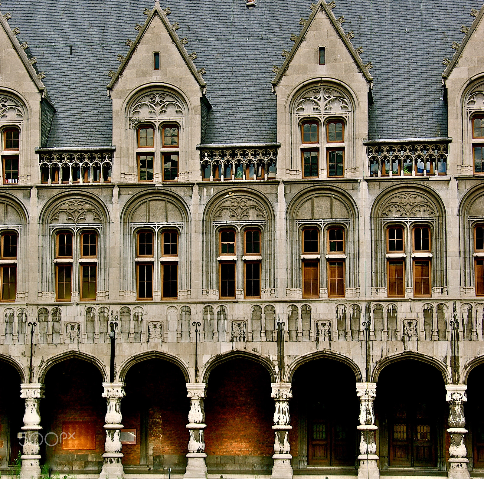 Pentax K10D sample photo. Façade photography