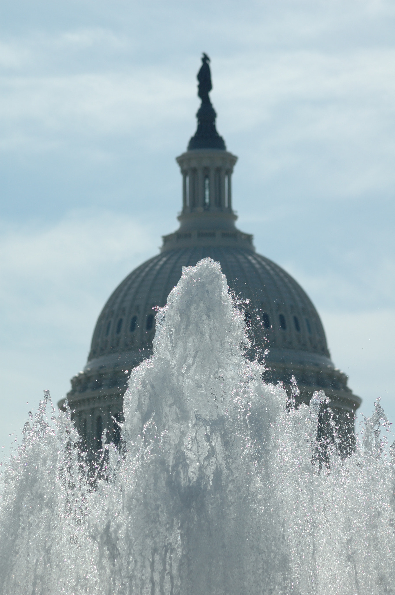 AF Zoom-Nikkor 70-300mm f/4-5.6D ED sample photo. Fountain and dome photography