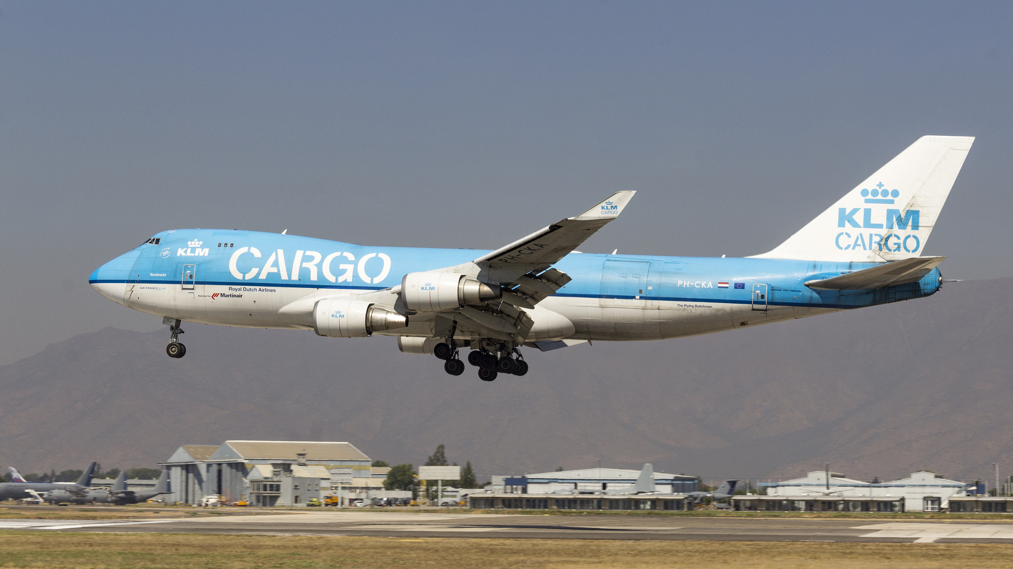 Canon EF-S 18-135mm F3.5-5.6 IS sample photo. Klm cargo (operated by martinair) | boeing 747-4f | santiago, scl photography